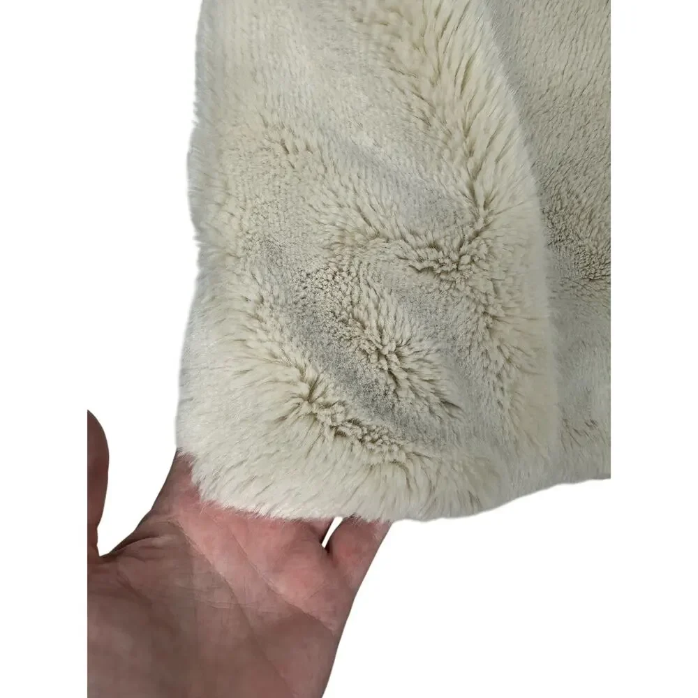 Pottery Barn Faux Fur Ruched Pillow Cover Ivory Cream 26x26 excellent condition